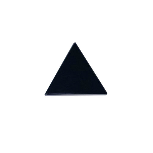tourmaline-noire-pierre-triangulaire-polie-01