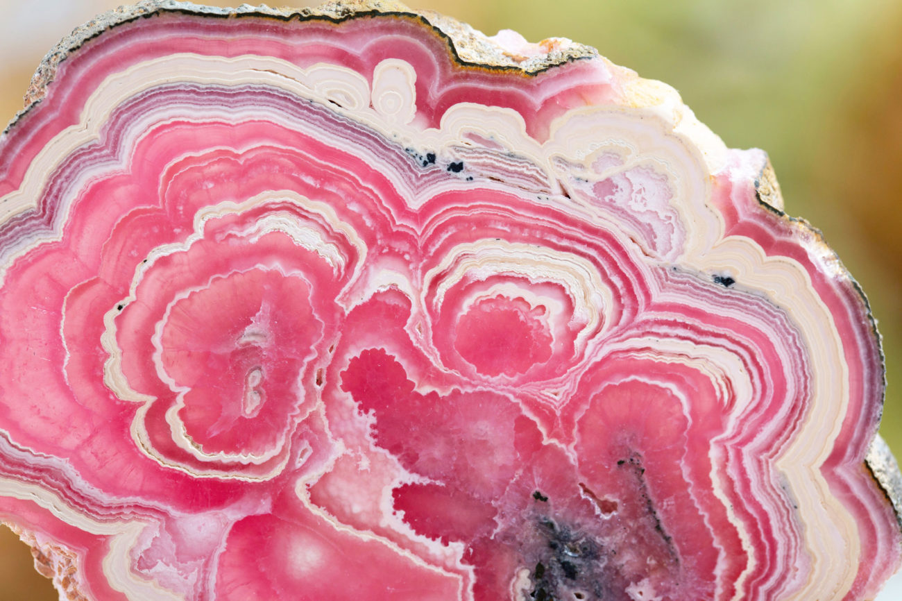 cristaux-d-amour-pour-attirer-l-amour-et-developper-estime-de-soi