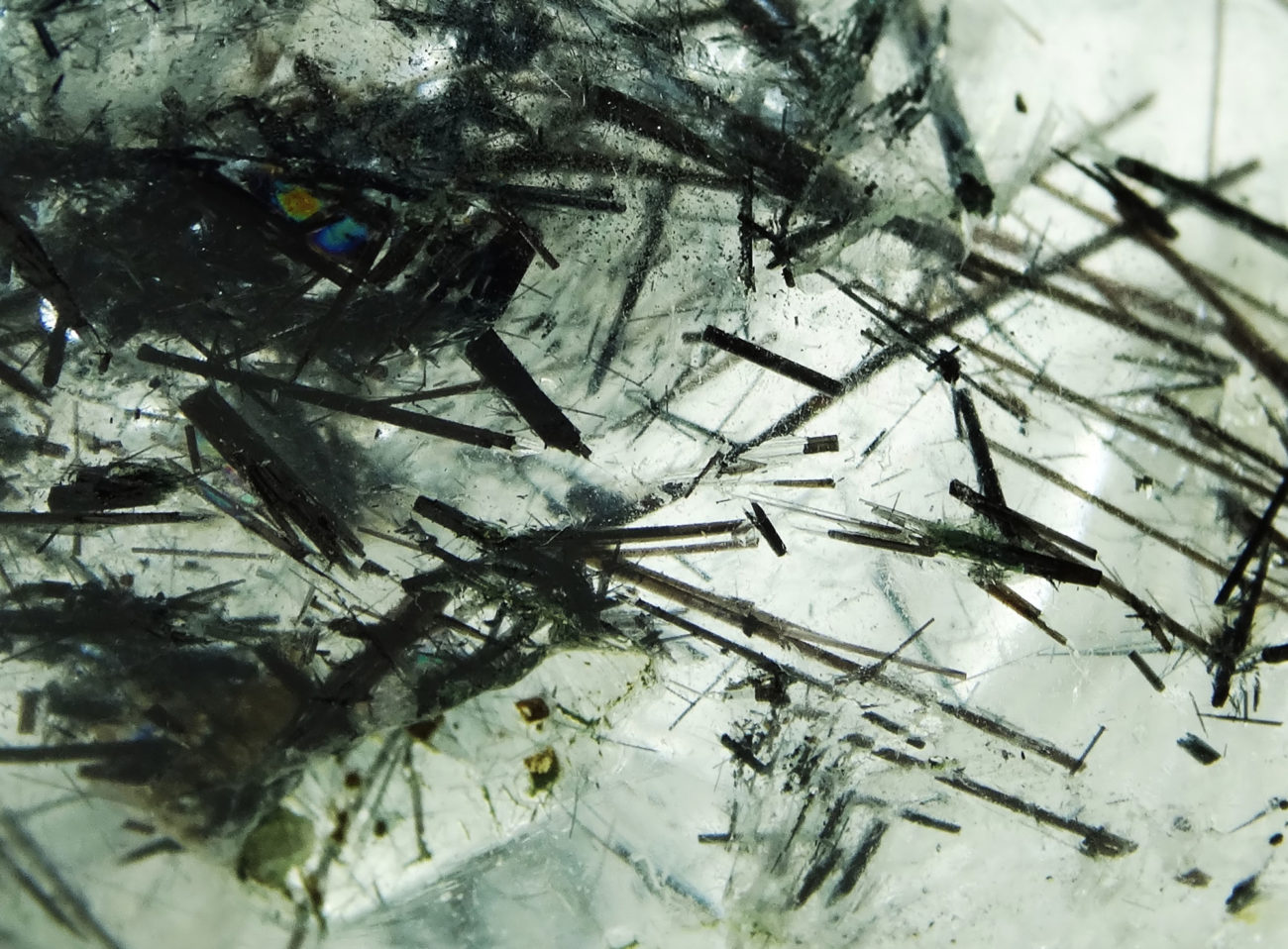 debarassez-vous-de-toute-forme-d-obstacles-avec-le-quartz-tourmaline