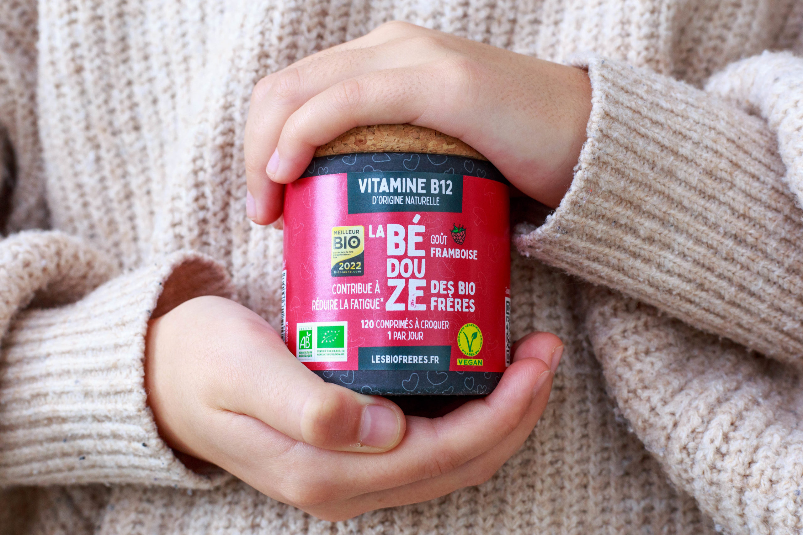 bedouze-framboise-hands